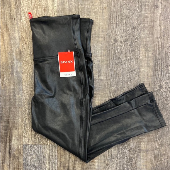 Spanx Black Faux Leather Leggings Size Medium - Picture 2 of 4